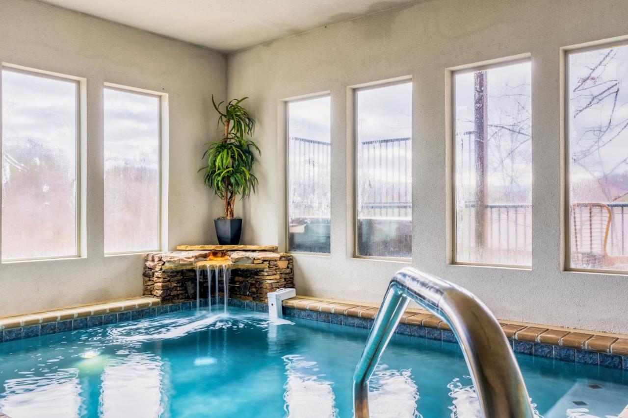 New Discount, Private Pool, Fire Pit, Theater, Hot Tub Holiday home *