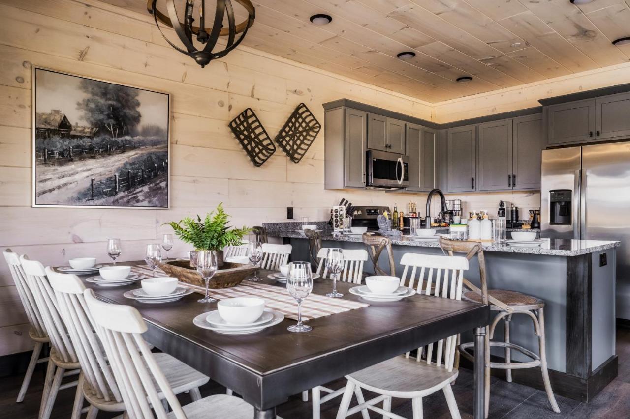 Holiday home New Discount, Private Pool, Fire Pit, Theater, Hot Tub *