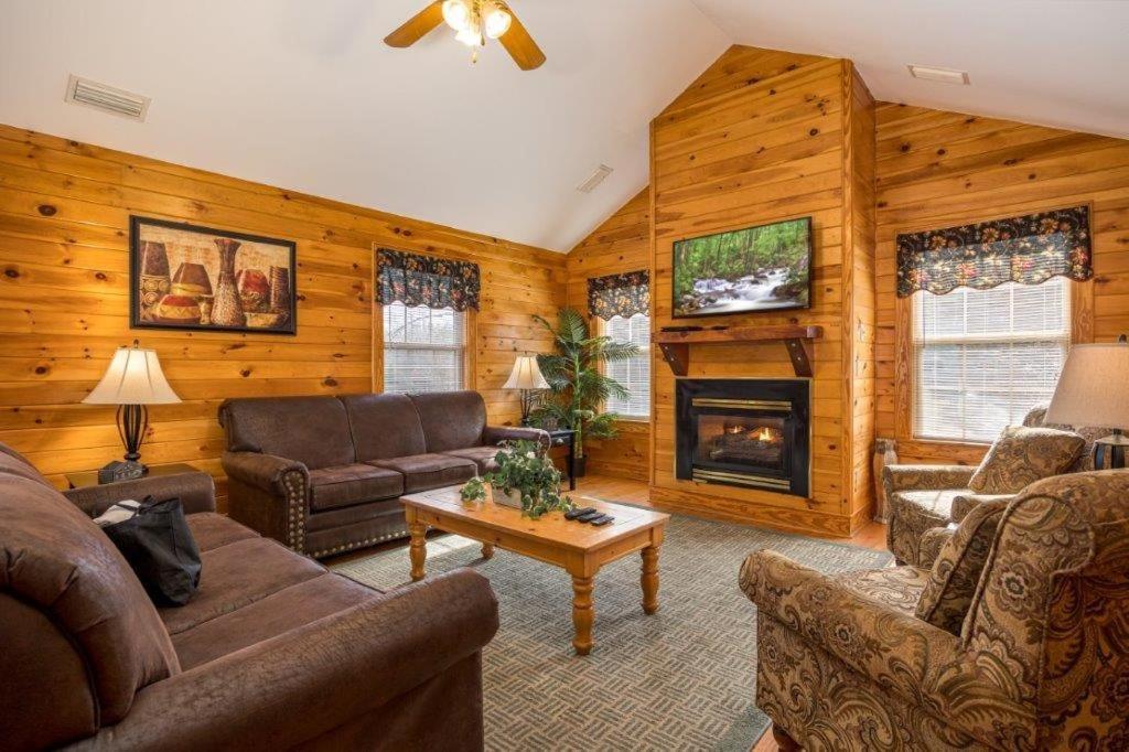 Briarstone 13a Pigeon Forge
