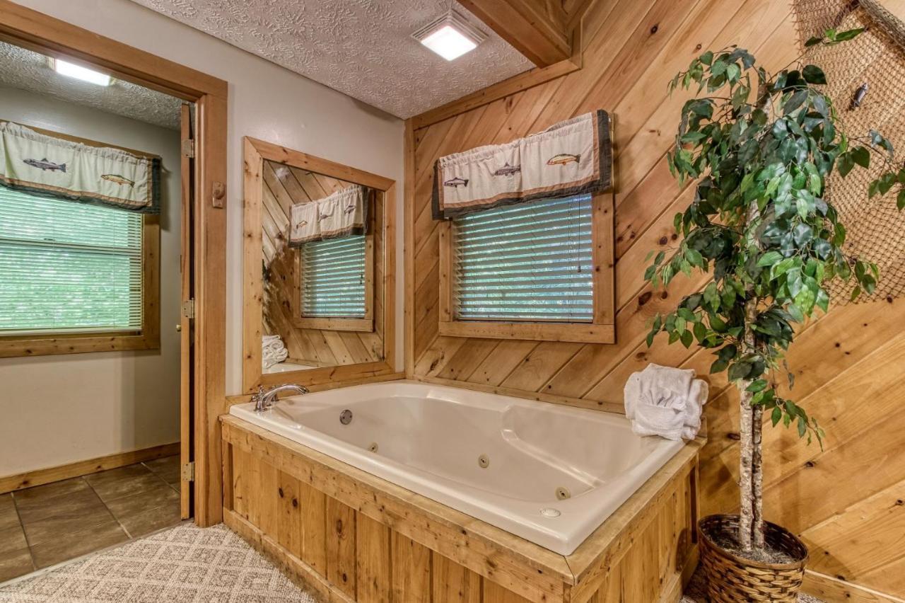 Holiday home Er50 - Creekside - Great Location, Close To The Action! Pigeon Forge