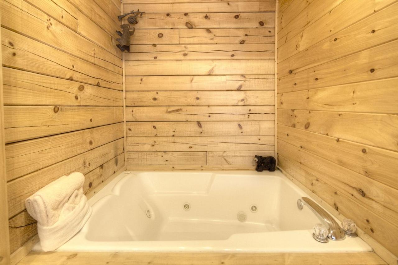 Er308- The Cozy Bear- Great Location- Close To Town *