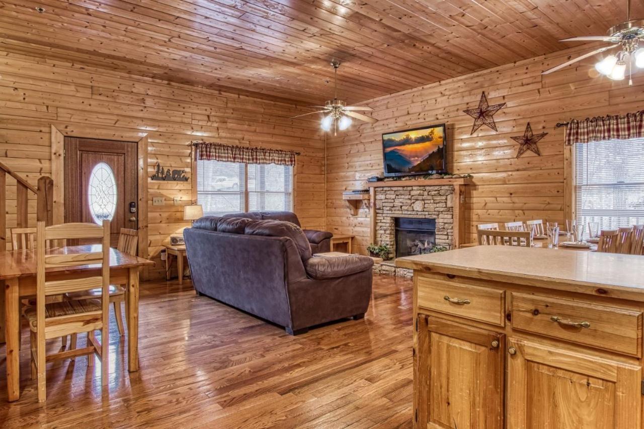 Er305- Bear Right Inn- Great Location- Close To Town *
