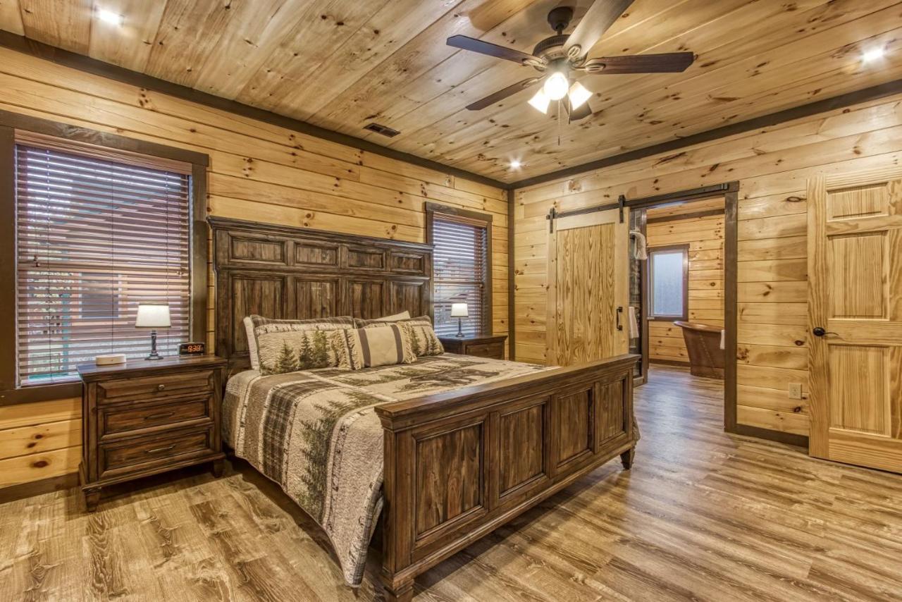 Holiday home Ern823 - Eagle Falls - Great Location With Private Heated Indoor Pool! Close To Town! Pigeon Forge
