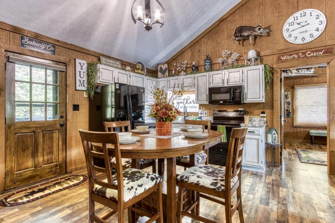 Er26 - Sasquatch - Great Location! Close To Town Pool! Holiday home *