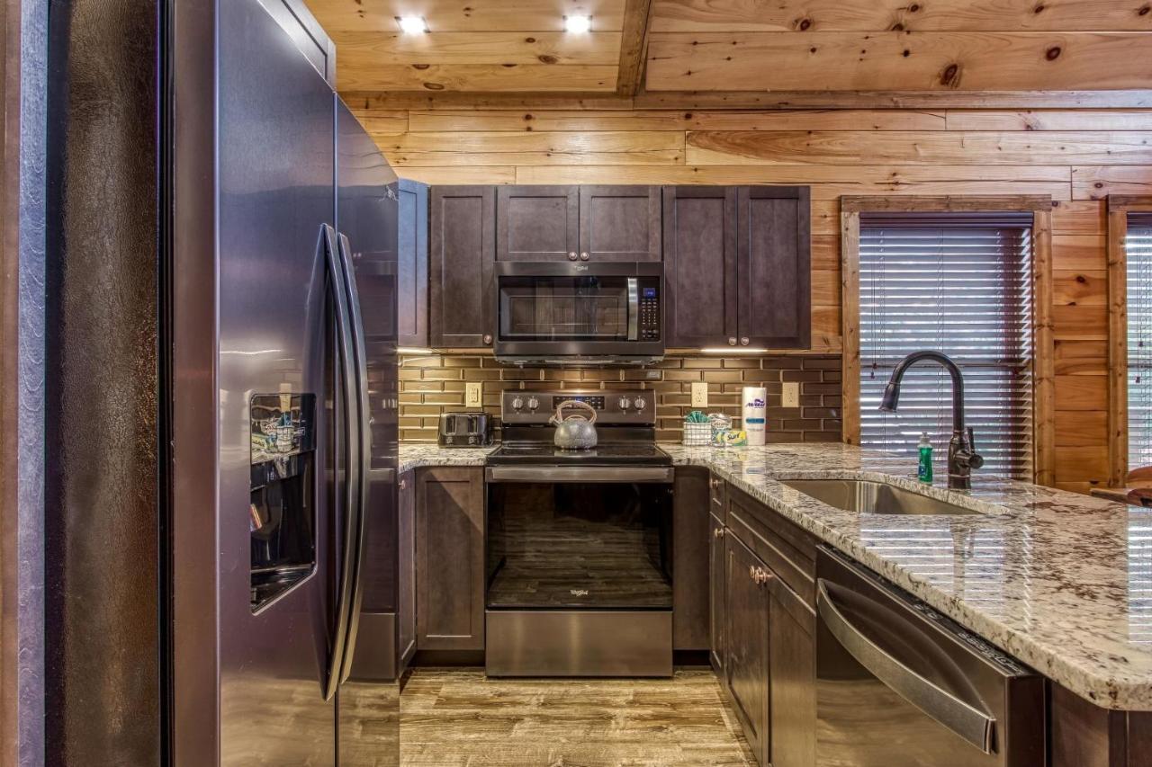 Ern805- Bearly Believe It! - Great Location! Close To Town And The Action! Holiday home Pigeon Forge