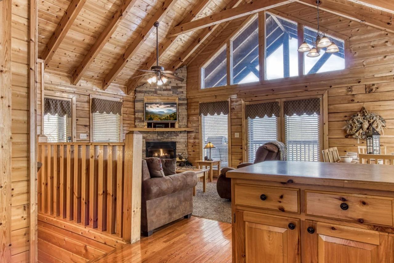 Holiday home Ern859 - Absolute Paradise - Great Location! Close To The Action! Pigeon Forge