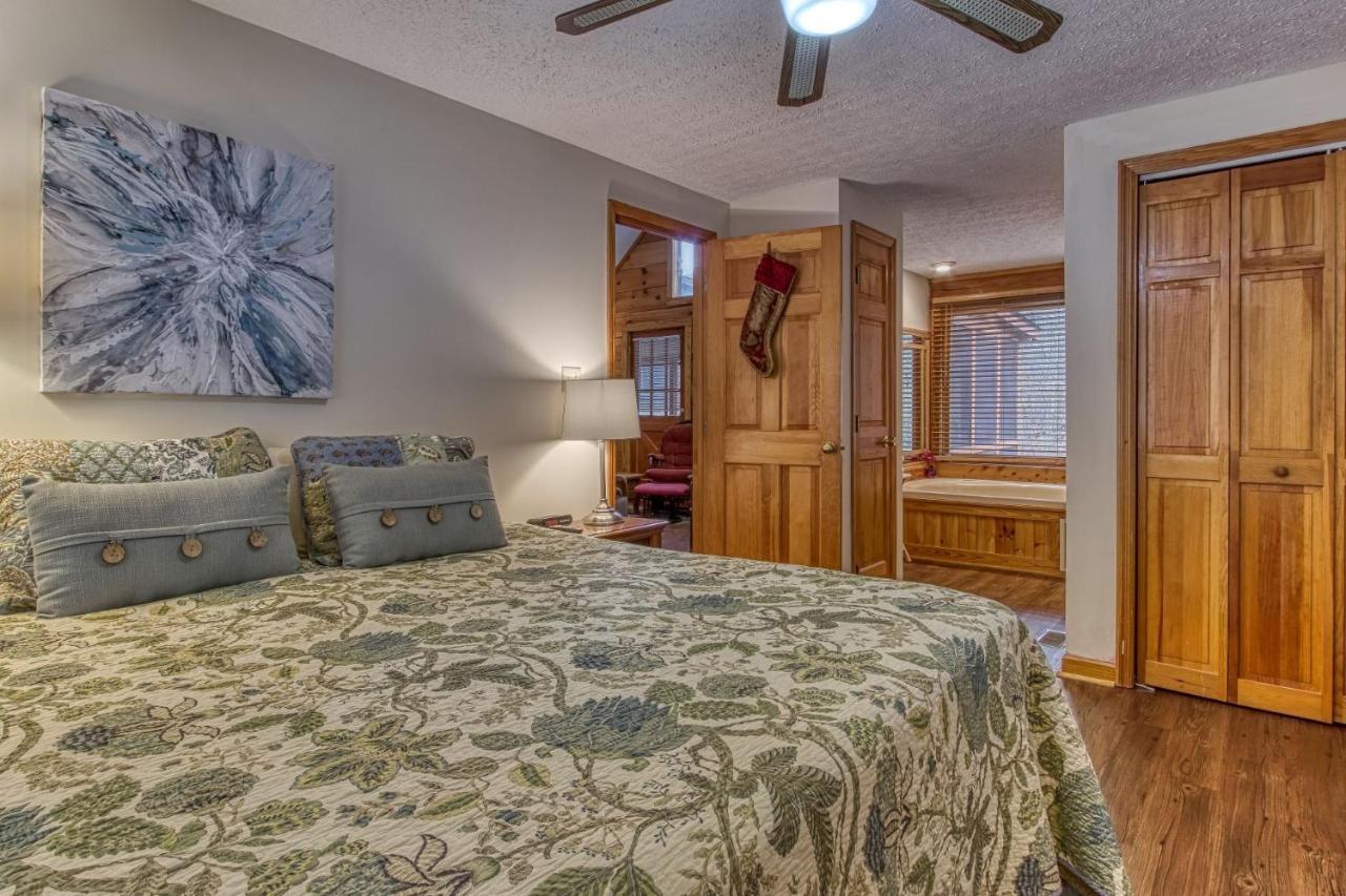 Er46 - Cherith Brook - Great Location, Just Across From Swimming Pool! * Pigeon Forge