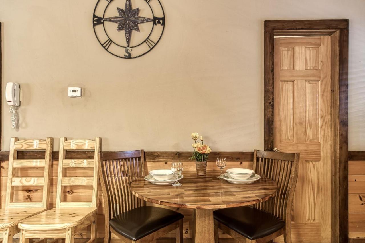 Cuddlin' Up, Er209 - Luxury At Its Finest And Location That Can't Be Beat! Holiday home