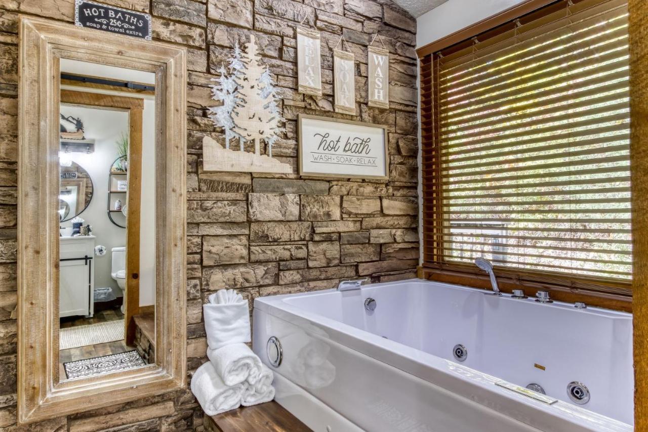 Er26 - Sasquatch - Great Location! Close To Town Pool!