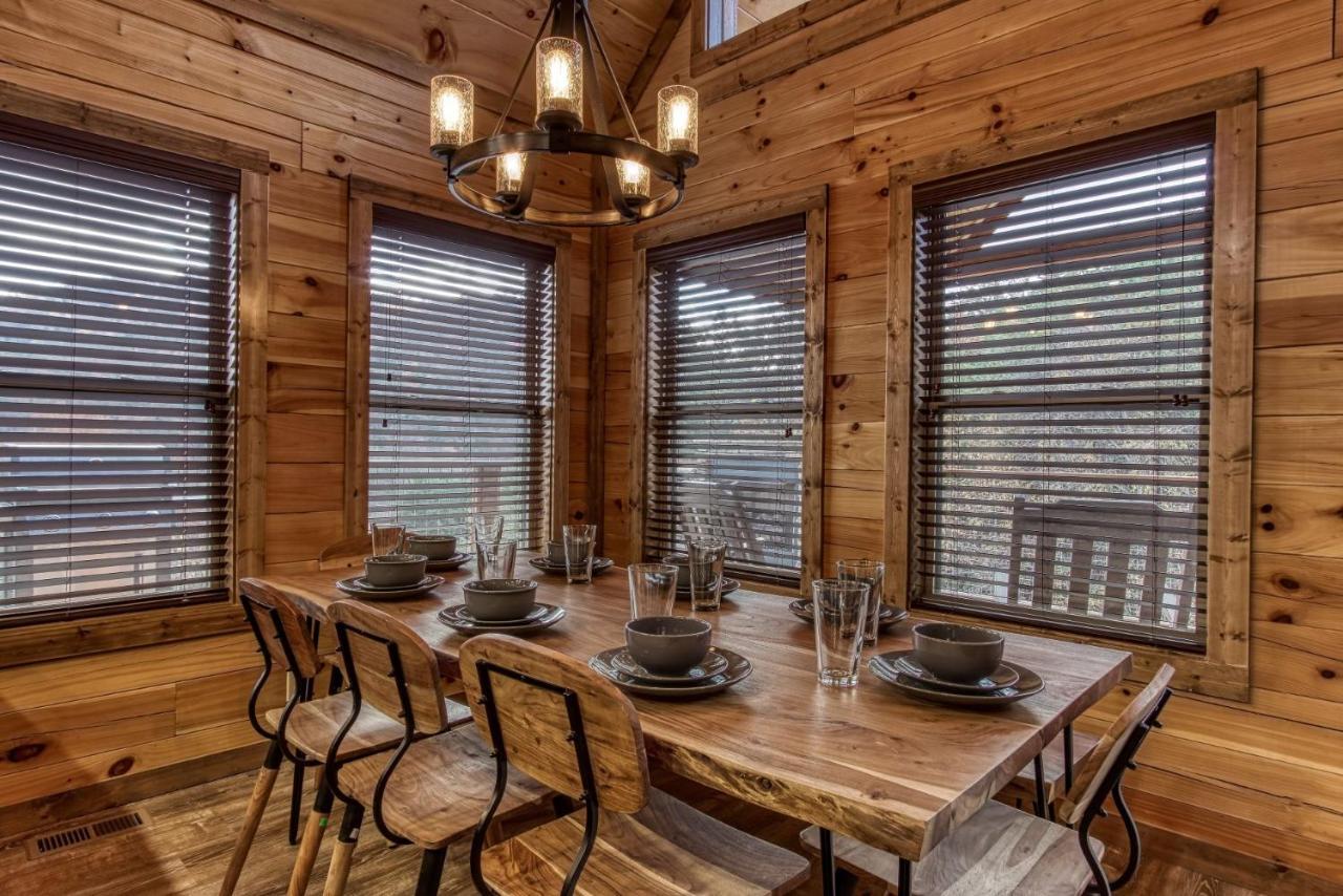 Ern805- Bearly Believe It! - Great Location! Close To Town And The Action! Holiday home Pigeon Forge