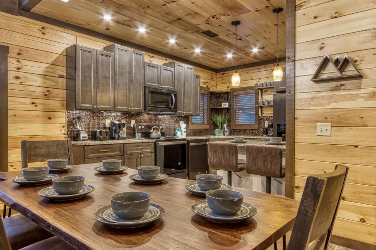Ern823 - Eagle Falls - Great Location With Private Heated Indoor Pool! Close To Town! * Pigeon Forge