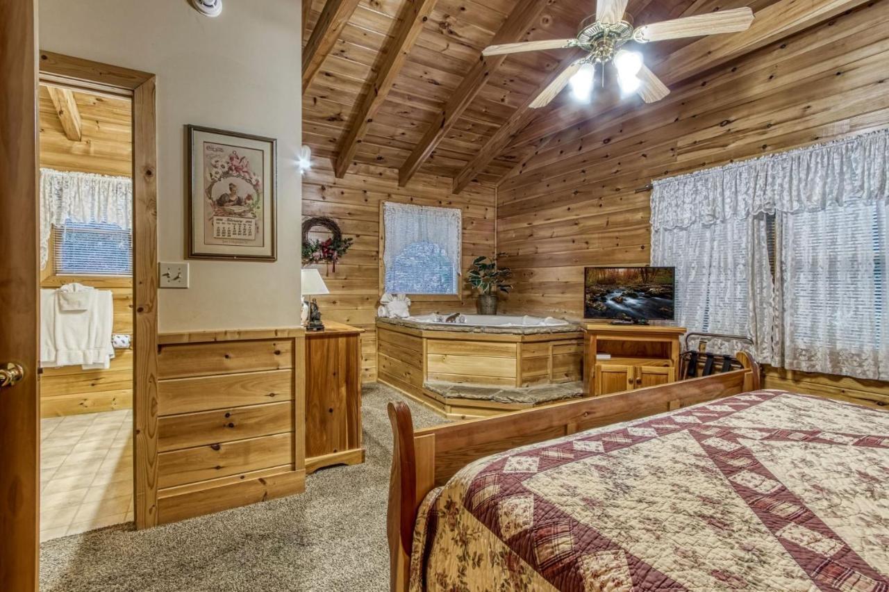 Er312- Bear Mountain Memories- Great Location- Close To Town *
