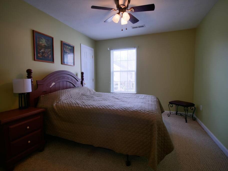 Holiday home The 737 - Games & Good Times In The Smoky Mountains! *