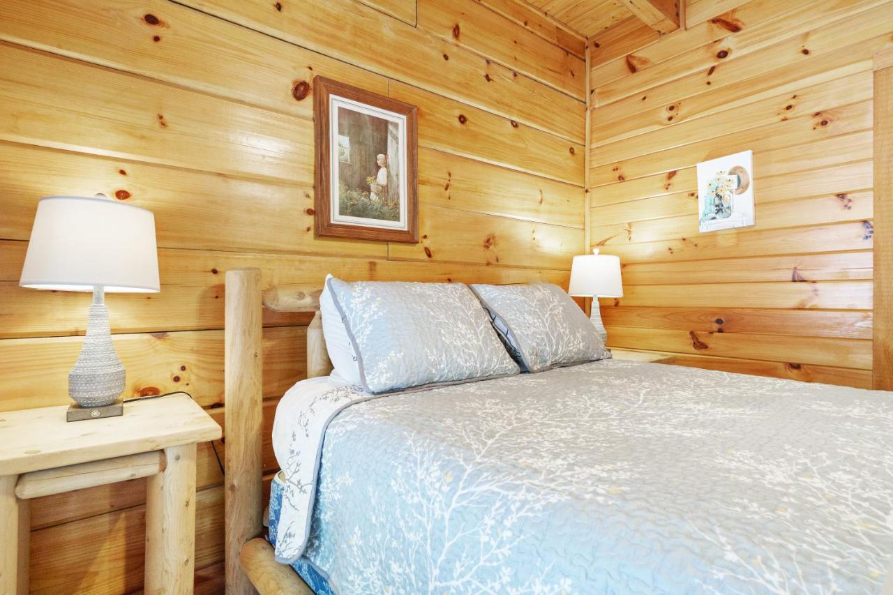 The Honey Pot, Hot Tub, Pool, 1089 Free Tickets Each Paid Day, Dollywood And *