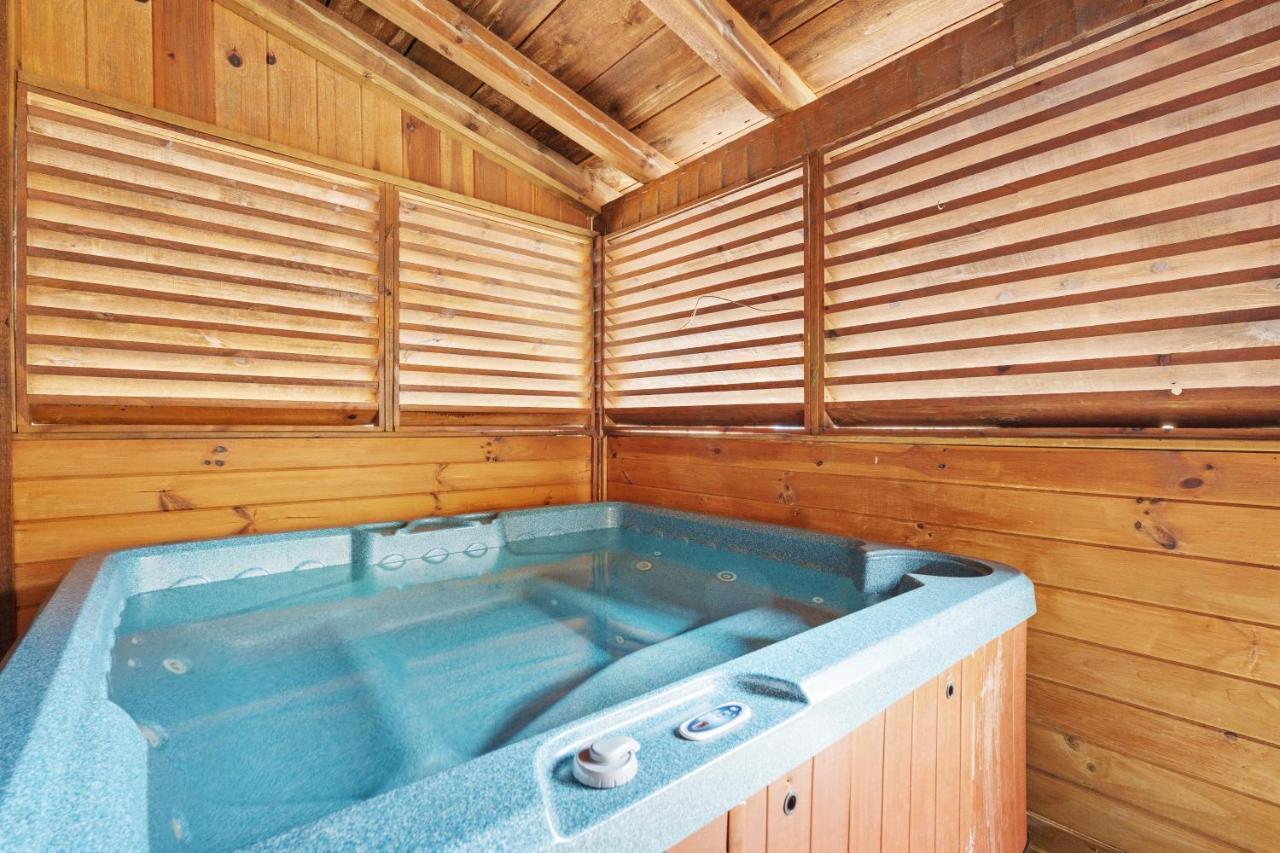Holiday home The Honey Pot, Hot Tub, Pool, 1089 Free Tickets Each Paid Day, Dollywood And