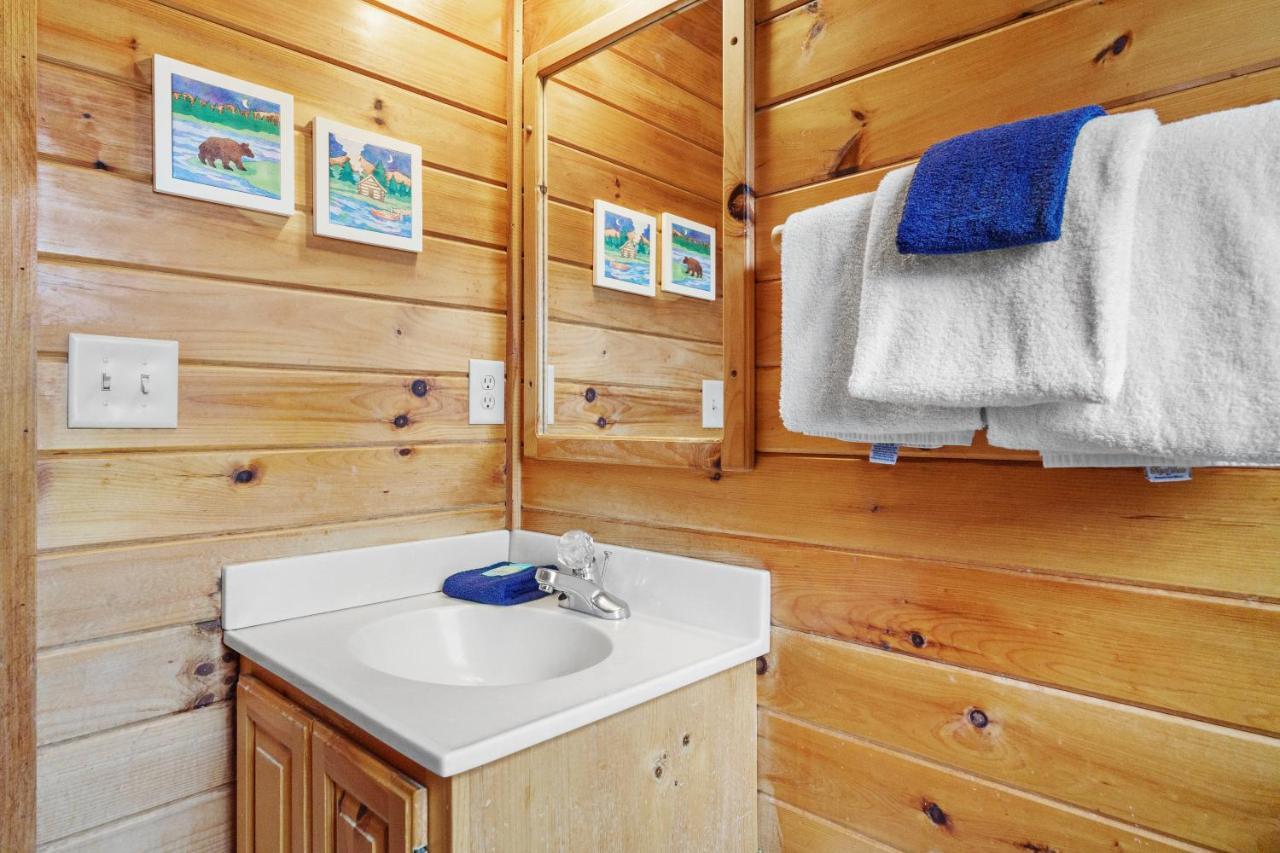 The Honey Pot, Hot Tub, Pool, 1089 Free Tickets Each Paid Day, Dollywood And
