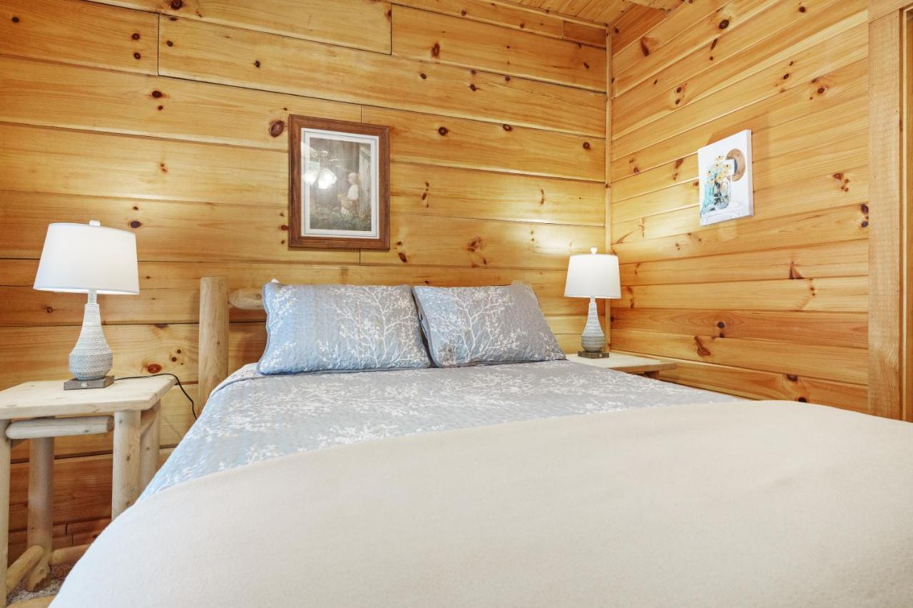 Holiday home The Honey Pot, Hot Tub, Pool, 1089 Free Tickets Each Paid Day, Dollywood And Pigeon Forge