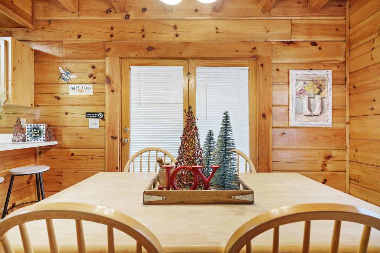 Holiday home The Honey Pot, Hot Tub, Pool, 1089 Free Tickets Each Paid Day, Dollywood And *