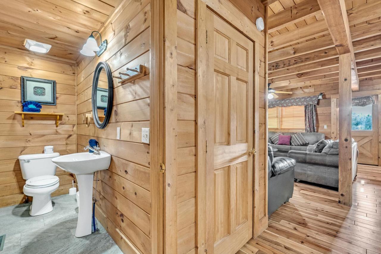 Reflections, Hot Tub, Pool, Wifi, 1089 Free Tickets Each Paid Day, Dollywood And * Pigeon Forge