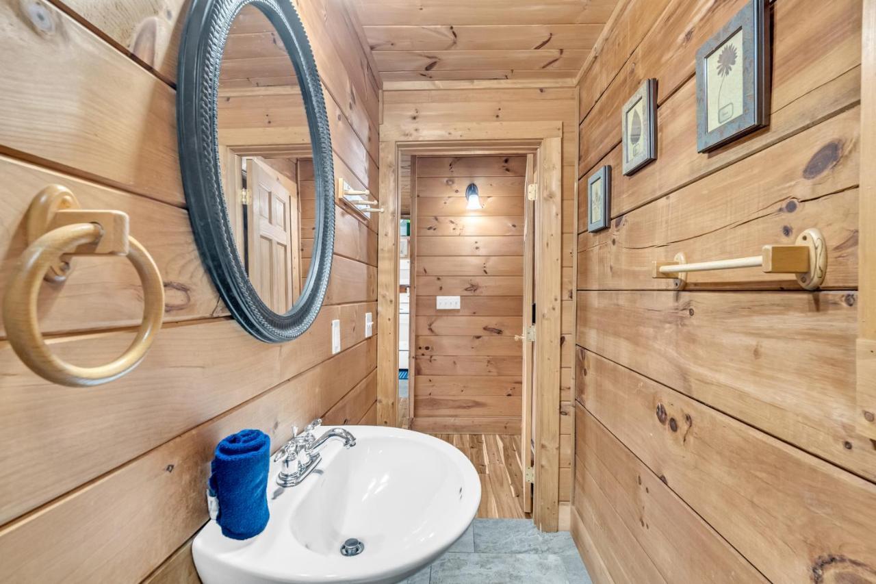 Reflections, Hot Tub, Pool, Wifi, 1089 Free Tickets Each Paid Day, Dollywood And Pigeon Forge