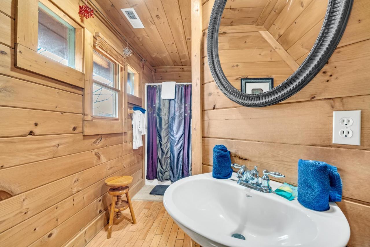 Holiday home Reflections, Hot Tub, Pool, Wifi, 1089 Free Tickets Each Paid Day, Dollywood And
