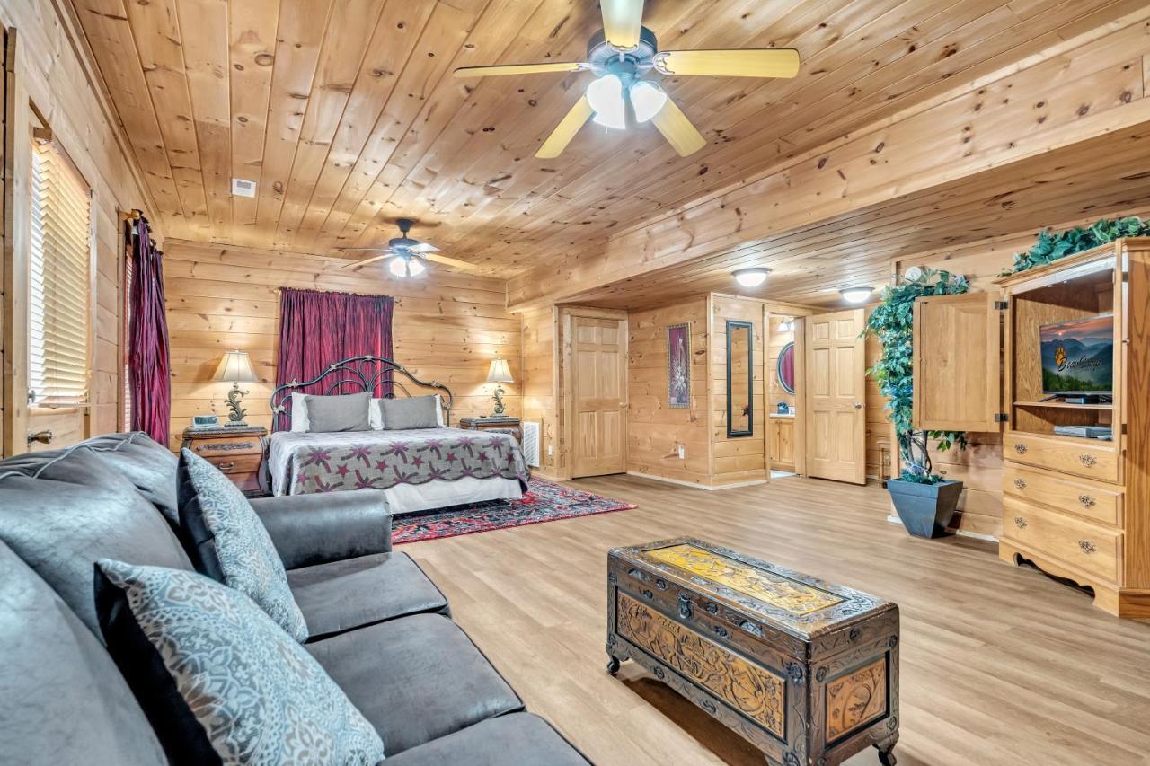 Reflections, Hot Tub, Pool, Wifi, 1089 Free Tickets Each Paid Day, Dollywood And * Pigeon Forge