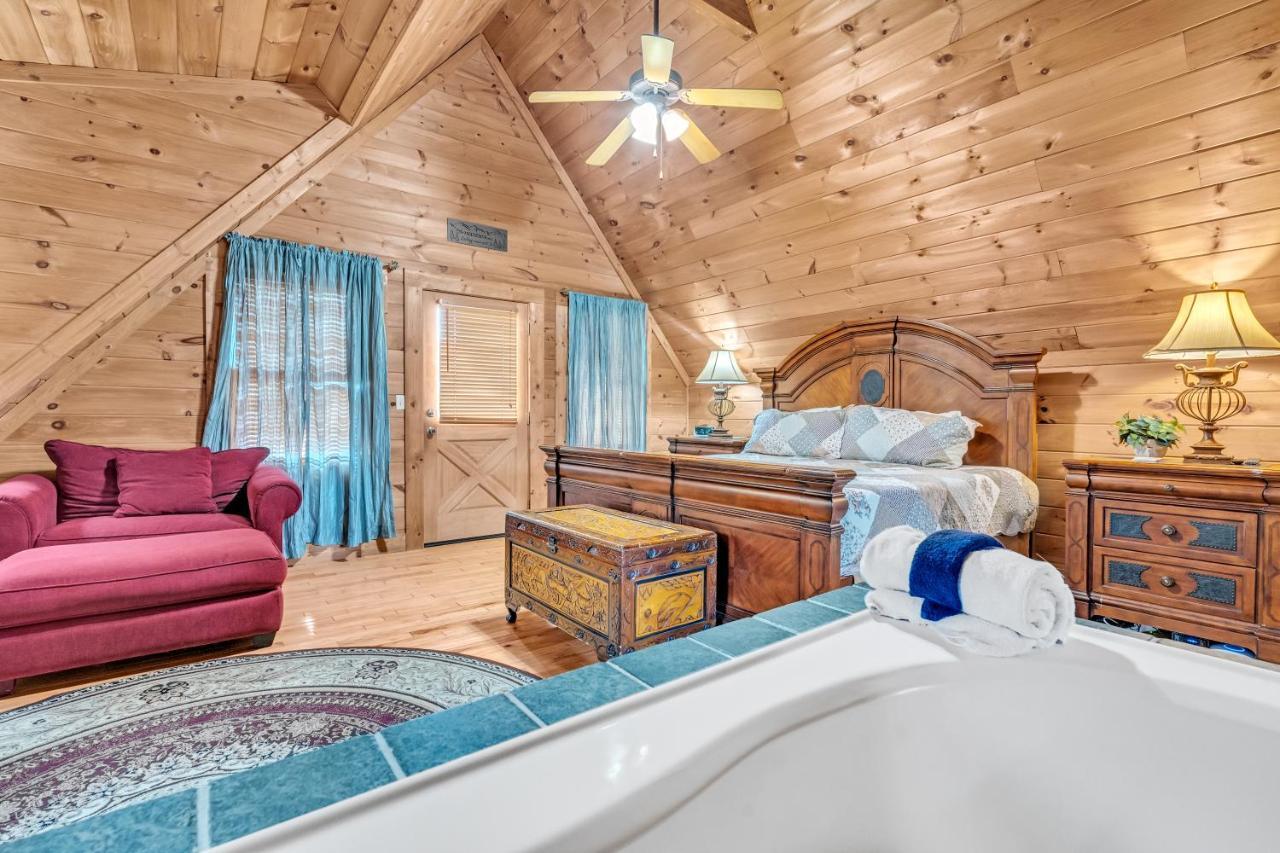 Reflections, Hot Tub, Pool, Wifi, 1089 Free Tickets Each Paid Day, Dollywood And Holiday home *