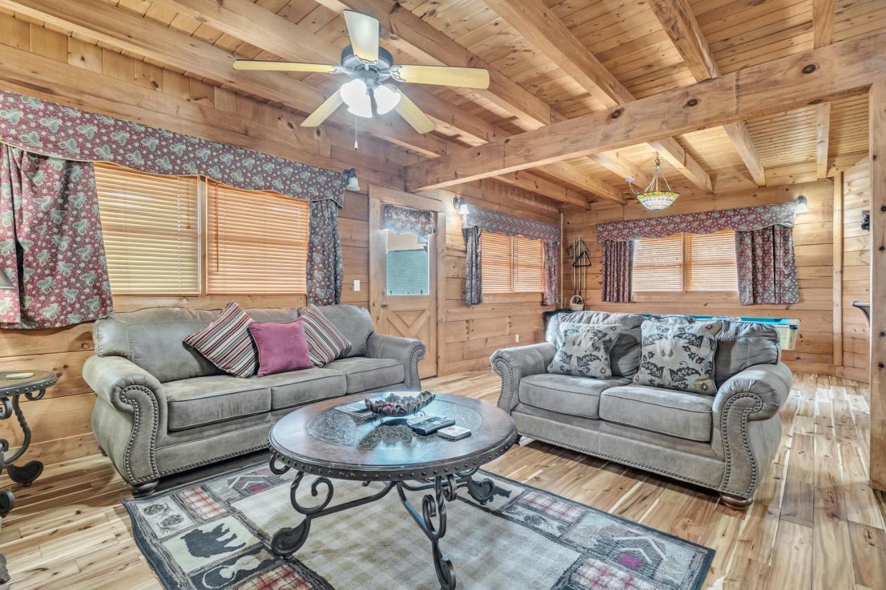 Reflections, Hot Tub, Pool, Wifi, 1089 Free Tickets Each Paid Day, Dollywood And *