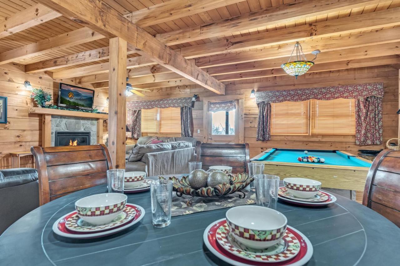 Reflections, Hot Tub, Pool, Wifi, 1089 Free Tickets Each Paid Day, Dollywood And * Pigeon Forge