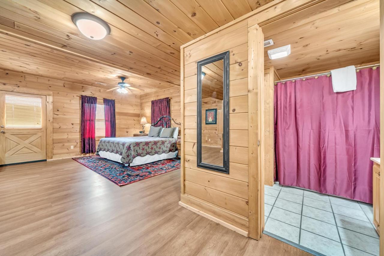 Reflections, Hot Tub, Pool, Wifi, 1089 Free Tickets Each Paid Day, Dollywood And Holiday home