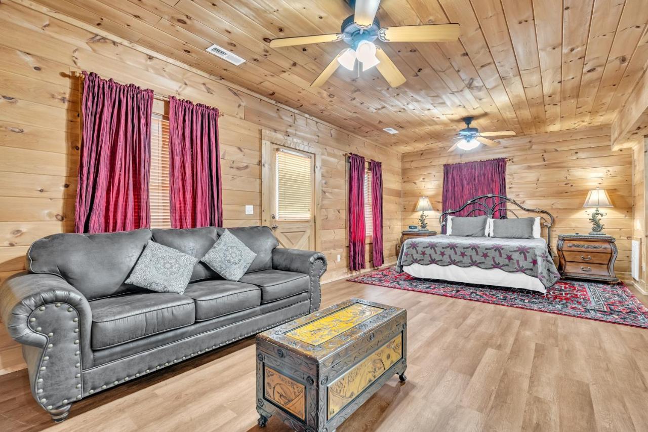 Reflections, Hot Tub, Pool, Wifi, 1089 Free Tickets Each Paid Day, Dollywood And * Pigeon Forge