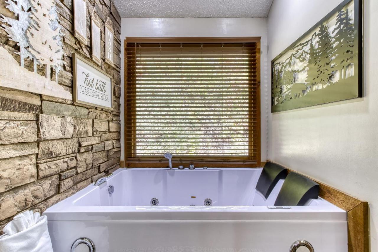 Er26 - Sasquatch - Great Location! Close To Town Pool! Holiday home *