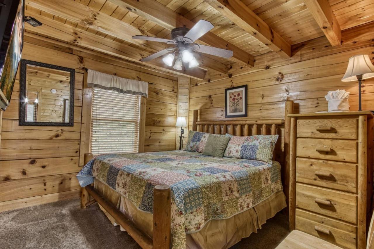 Ern819 - Mountain Majesty - Great Location! Close To The Action! *