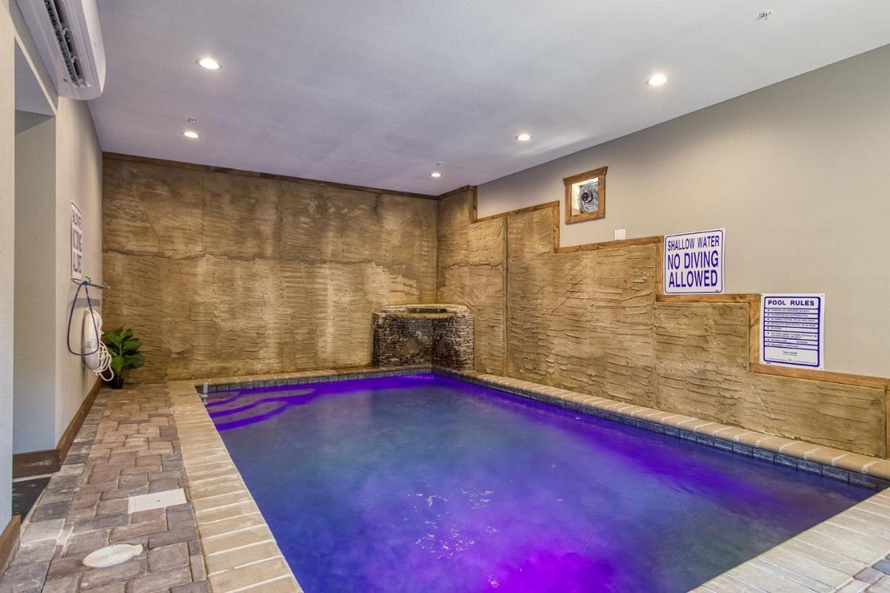 Ern840 - Splashin' - Brand New With Indoor Pool! Great Location! Holiday home