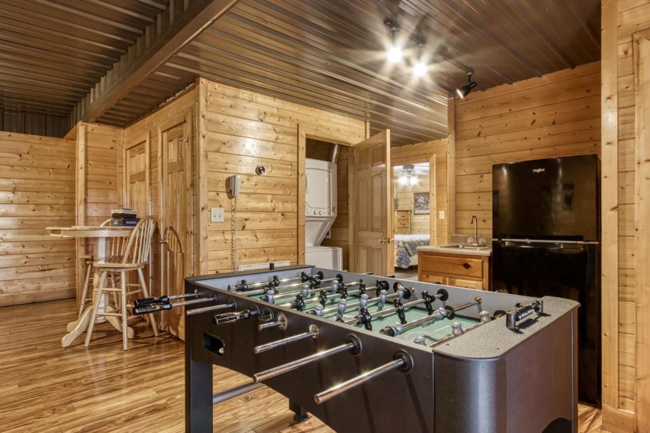 Ern819 - Mountain Majesty - Great Location! Close To The Action! Holiday home