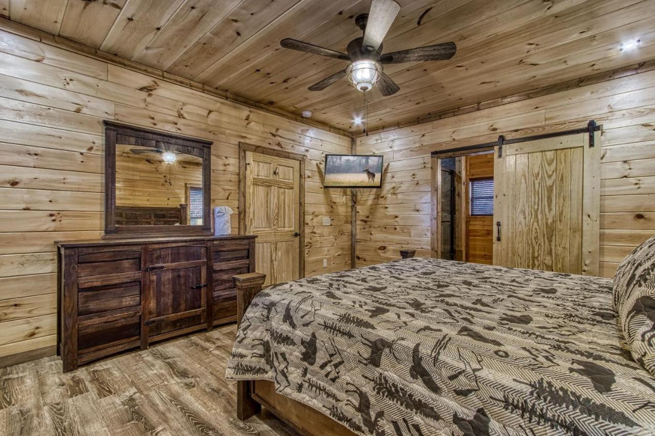 Ern805- Bearly Believe It! - Great Location! Close To Town And The Action! *