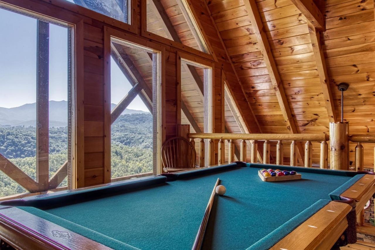 Majestic Mountain View - Great Location! - Convenient To Everything! *