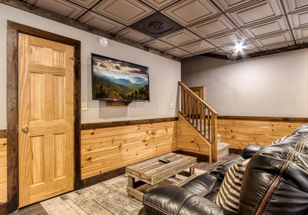 Cuddlin' Up, Er209 - Luxury At Its Finest And Location That Can't Be Beat! * Pigeon Forge