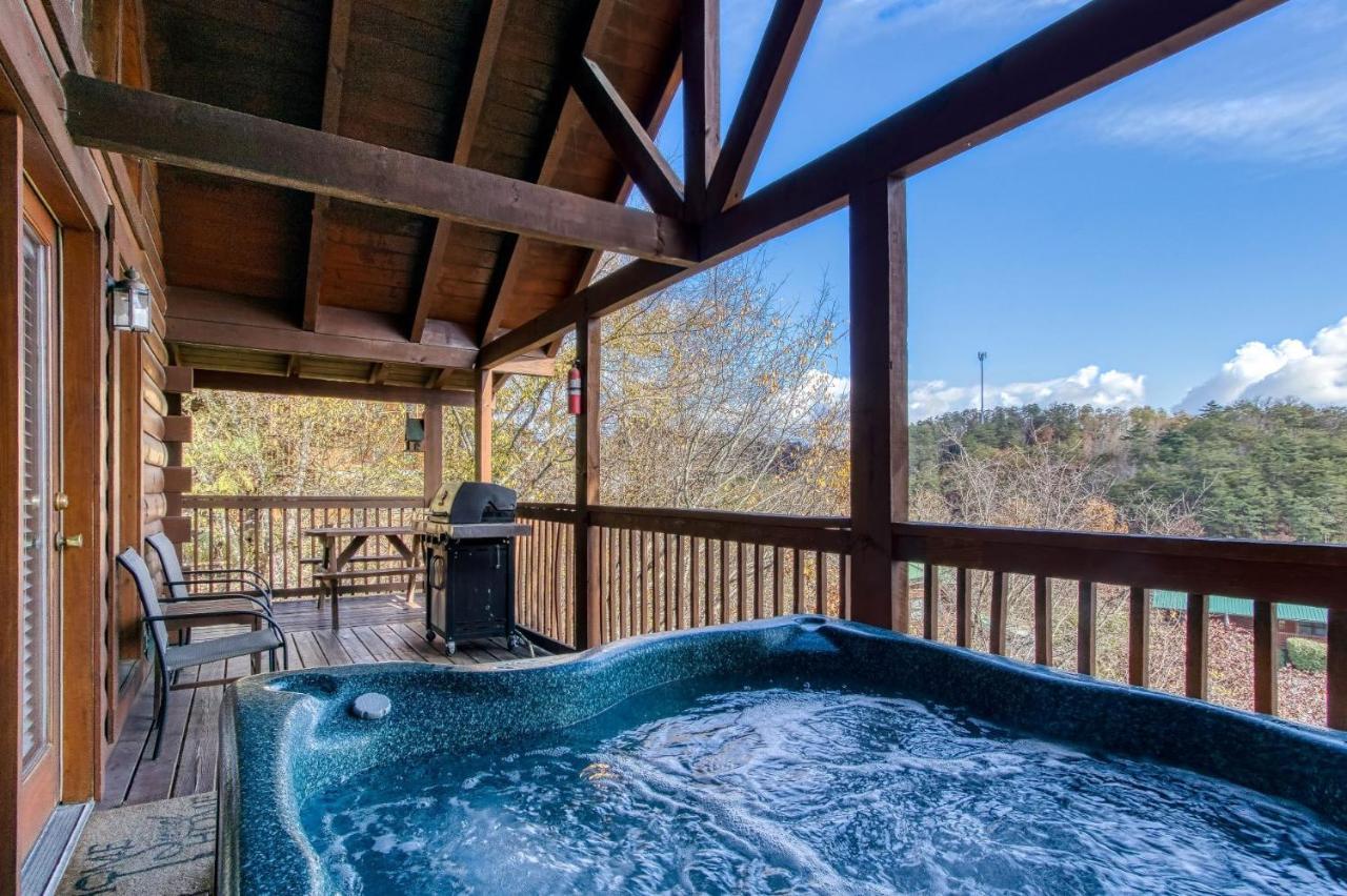 Ern859 - Absolute Paradise - Great Location! Close To The Action! *