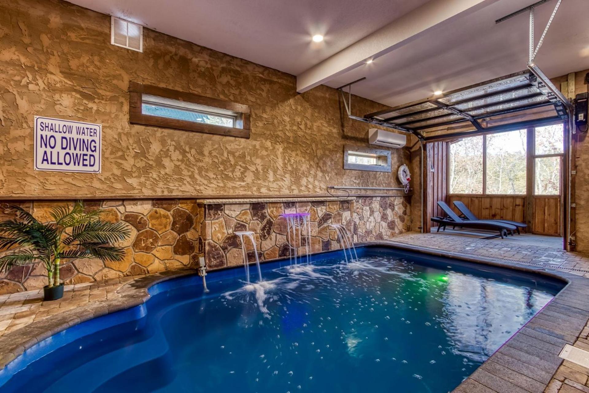Holiday home Ern823 - Eagle Falls - Great Location With Private Heated Indoor Pool! Close To Town! *