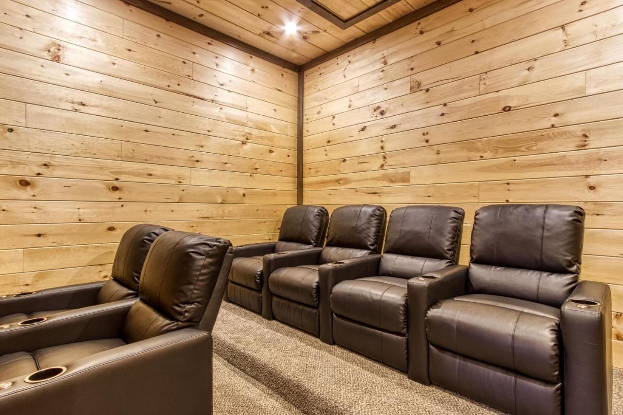 Holiday home Ern823 - Eagle Falls - Great Location With Private Heated Indoor Pool! Close To Town!