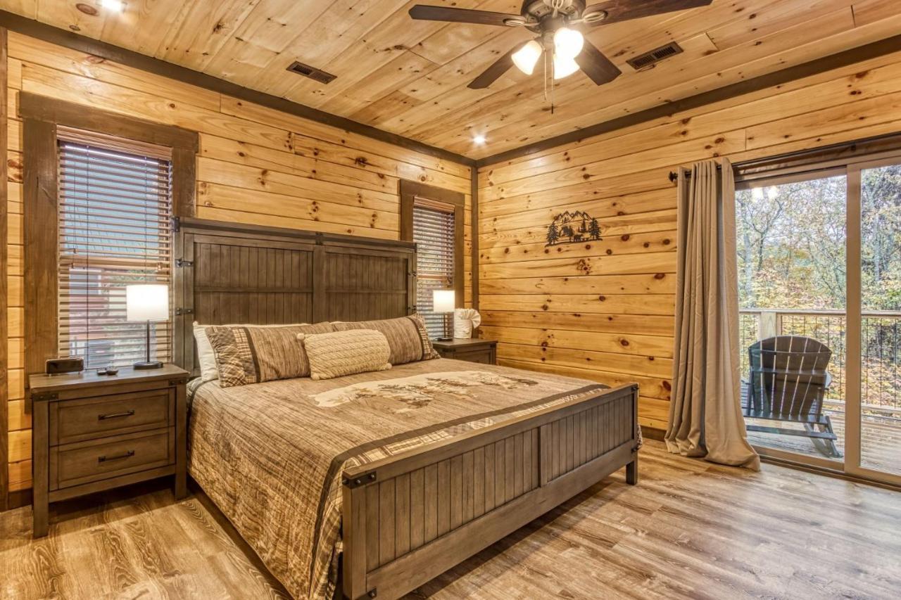 Holiday home Ern823 - Eagle Falls - Great Location With Private Heated Indoor Pool! Close To Town! Pigeon Forge