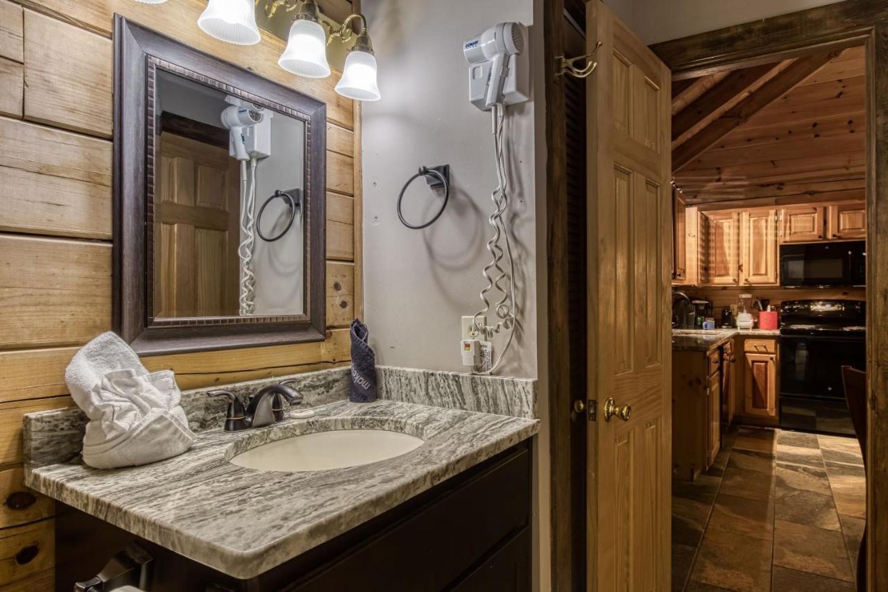 Holiday home Cuddlin' Up, Er209 - Luxury At Its Finest And Location That Can't Be Beat! Pigeon Forge
