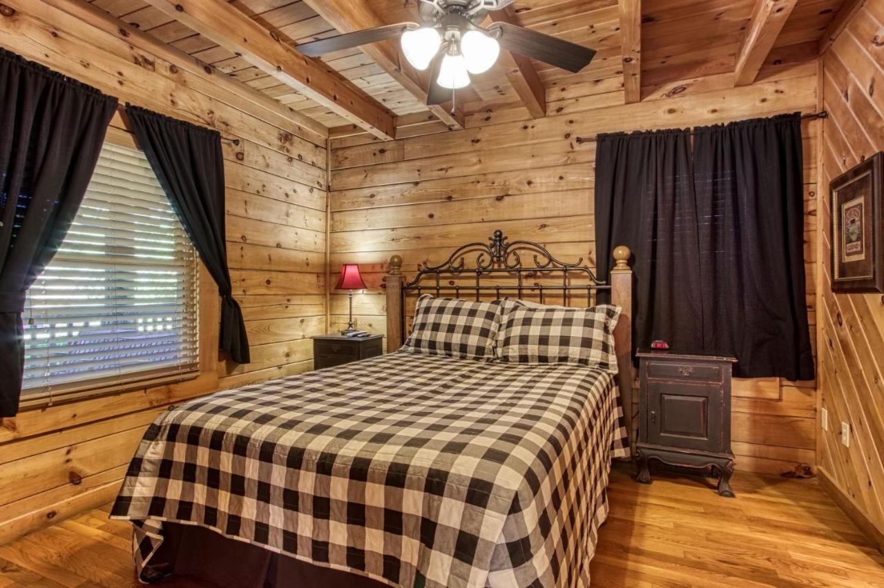 Er1 - Smoky Mountain Escape Great Location - Close To Town!