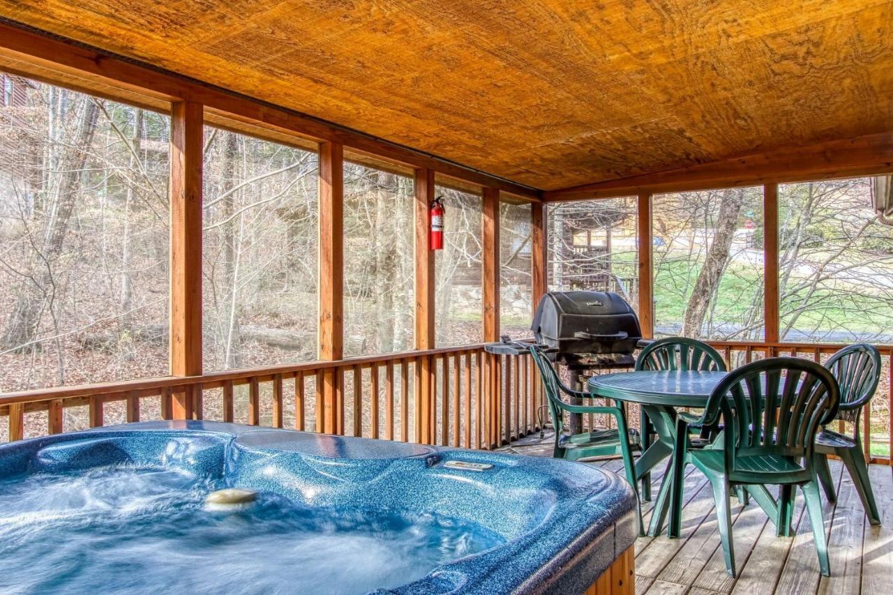 Er46 - Cherith Brook - Great Location, Just Across From Swimming Pool! Pigeon Forge