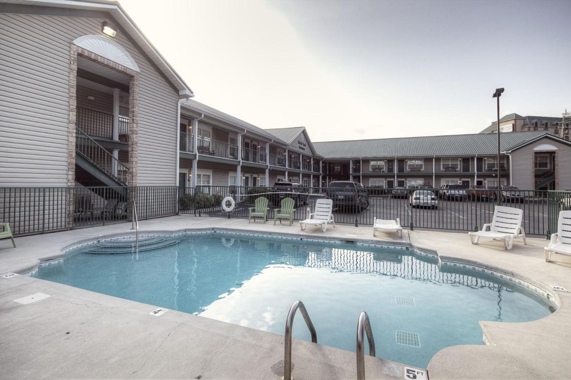Colonial Crest 112 - Great Location! - Walk To Town! * Pigeon Forge