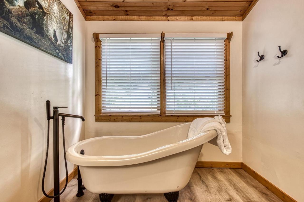 Er3 - Of Both Worlds -great Location-close To Town *