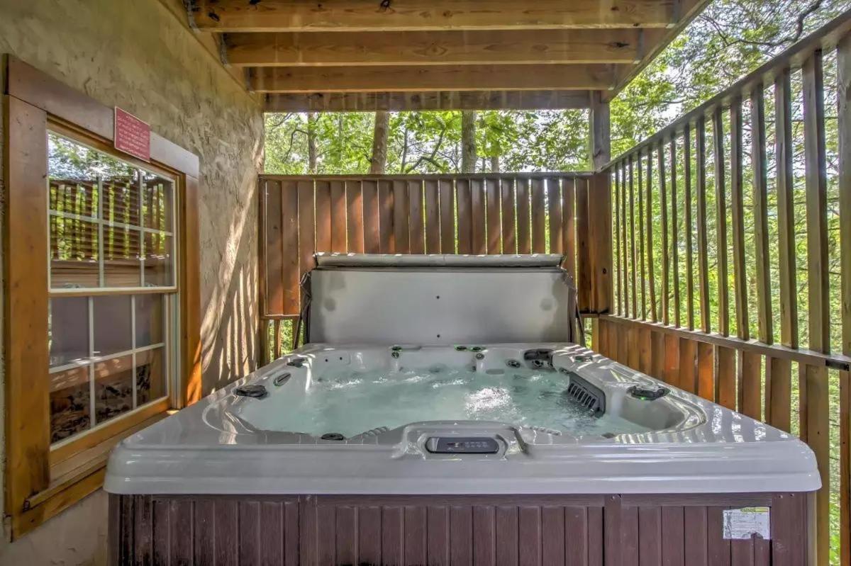 Er104 - R Tribe's Treehouse - Great Location - Close To Town! Pigeon Forge