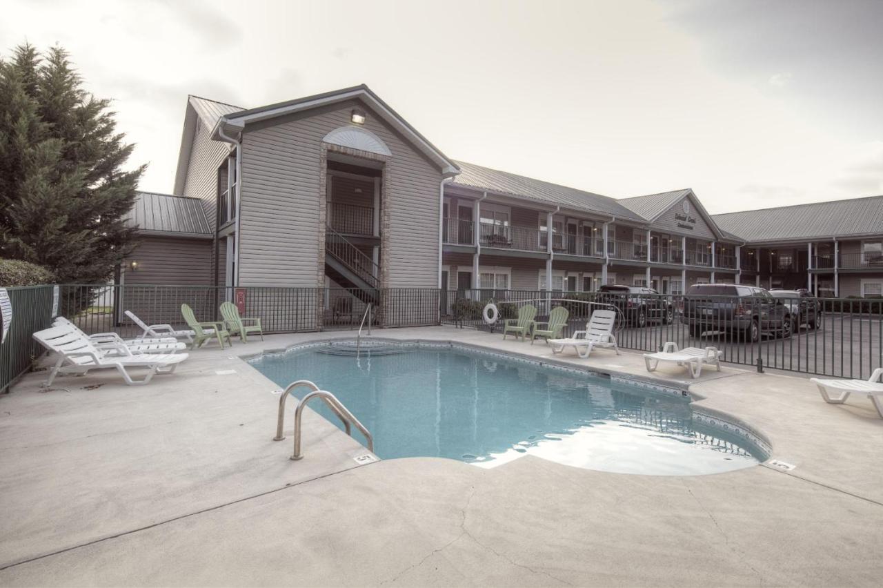 Apartment Colonial Crest 112 - Great Location! - Walk To Town! *