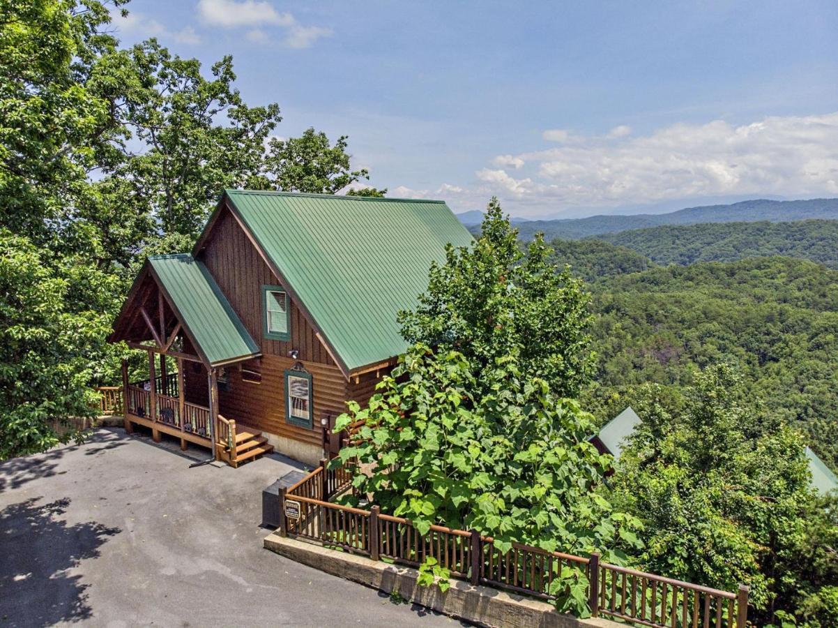 Majestic Mountain View - Great Location! - Convenient To Everything! * Pigeon Forge
